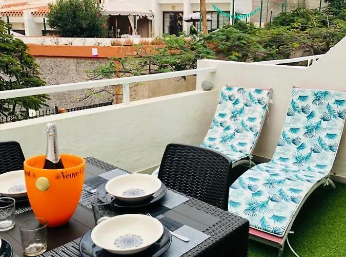 Island Village Tenerife Hotell *